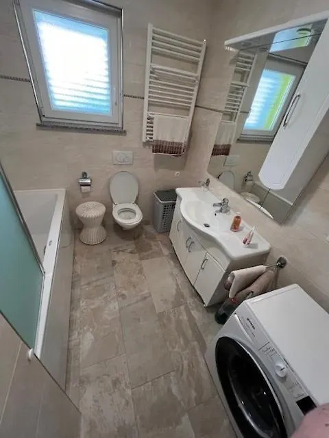 Apartment The Yellow House Sveti Anton