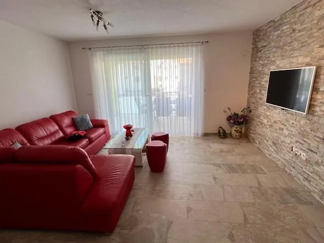 The Yellow House Sveti Anton  Apartment